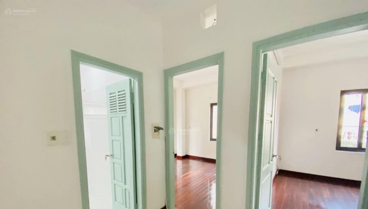 Cho thuê nhà nguyên căn ngõ Văn Chương 2, Đống Đa, 35m x4 tầng, 4 ngủ, 13 Triệu.